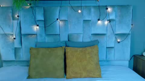 Snapshot of miaanderson__ chatting on 05-14-26, 12:23 miaanderson__ online show from 05-14-26, 12:23
