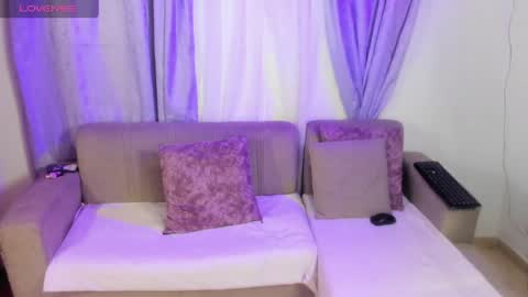 Snapshot of miaandmolly_ chatting on 06-06-26, 02:05 mia red hair molly short hair online show from 06-06-26, 02:05