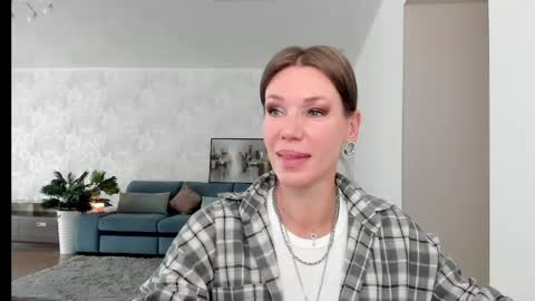 Mia online show from 05-22-26, 05:03