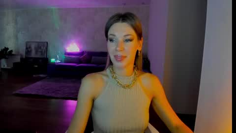 Snapshot of miababy14 chatting on 06-24-26, 04:22 Mia online show from 06-24-26, 04:22