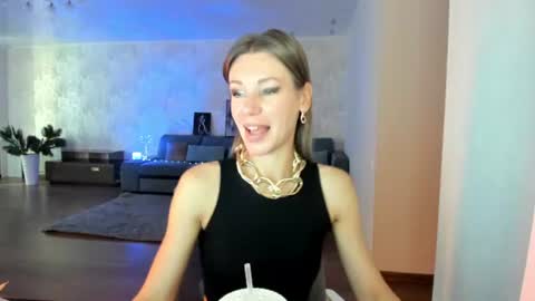 Snapshot of miababy14 chatting on 07-08-26, 04:28 Mia online show from 07-08-26, 04:28