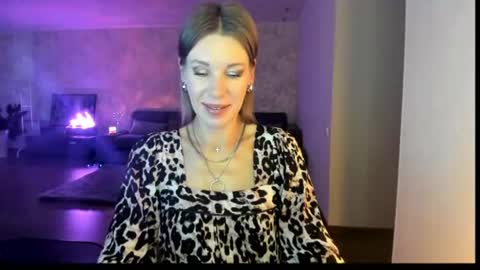 Snapshot of miababy14 chatting on 07-28-26, 11:17 Mia online show from 07-28-26, 11:17