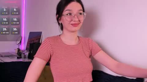 Snapshot of miabellee_ chatting on 04-29-26, 09:10 mia online show from 04-29-26, 09:10