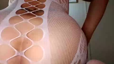 Mia Bueno online show from 10-11-25, 11:14