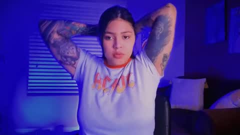 Mia online show from 12-08-24, 12:40