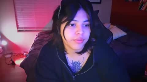 Mia online show from 12-23-24, 01:18