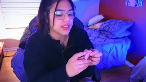 Mia online show from 01-21-25, 01:18