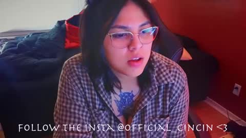 Mia online show from 02-24-25, 04:49