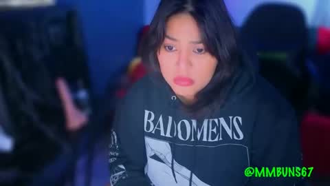 Mia online show from 11-18-25, 12:49