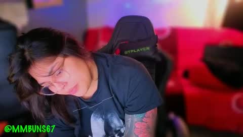 Mia online show from 11-23-25, 02:11