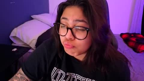 Snapshot of miacanela_xo chatting on 02-25-26, 03:27 Mia online show from 02-25-26, 03:27