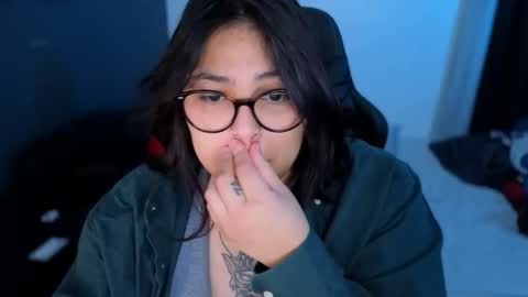 Mia online show from 04-16-26, 02:23