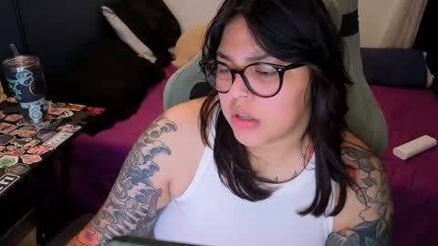 Snapshot of miacanela_xo chatting on 06-10-26, 02:34 Mia online show from 06-10-26, 02:34