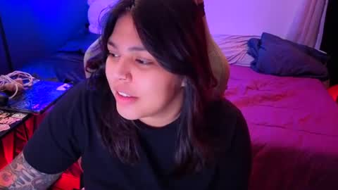 Snapshot of miacanela_xo chatting on 06-13-26, 02:09 Mia online show from 06-13-26, 02:09
