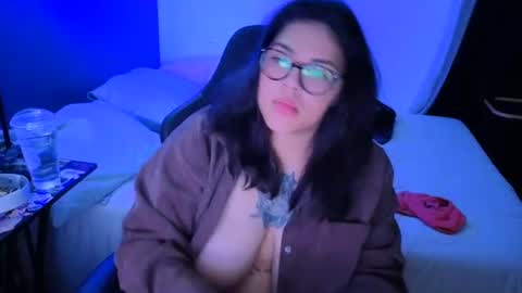 Snapshot of miacanela_xo chatting on 07-16-26, 01:55 Mia online show from 07-16-26, 01:55