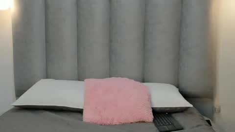 miacleark online show from 11-19-25, 08:31