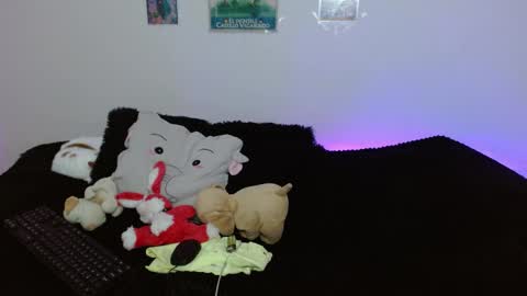 Mia david      online show from 04-16-26, 09:39