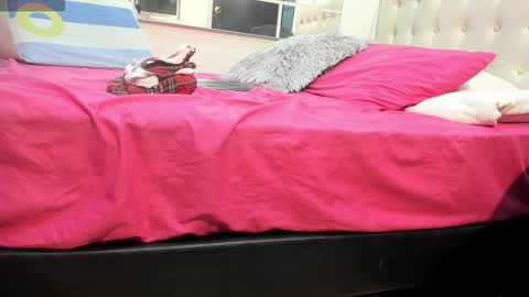 Snapshot of miaevans0 chatting on 02-18-26, 04:19 evans online show from 02-18-26, 04:19