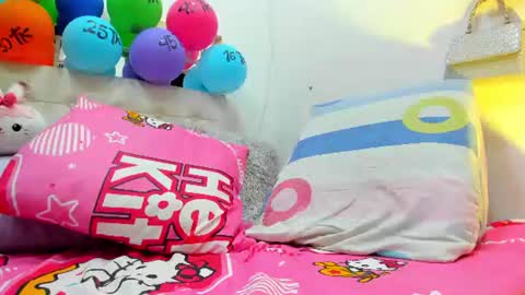 Snapshot of miaevans0 chatting on 06-17-26, 07:04 evans online show from 06-17-26, 07:04