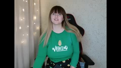 MiaFoxisJa online show from 11-25-25, 02:28