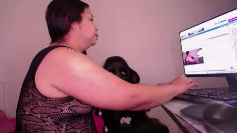 Snapshot of miafuegolatino chatting on 02-18-26, 01:45 mia online show from 02-18-26, 01:45