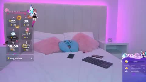 Snapshot of miah_skinny chatting on 05-19-26, 05:30 Mia online show from 05-19-26, 05:30