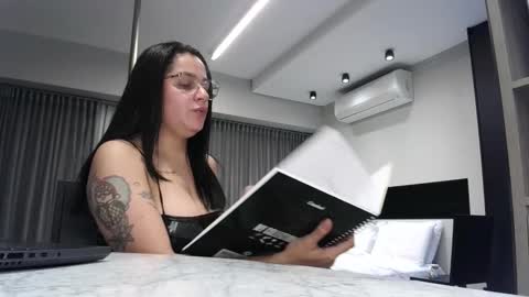 Snapshot of miahale chatting on 02-02-25, 03:43 Ms Mia  Owner Of  Your Mind online show from 02-02-25, 03:43