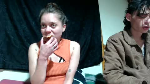 Snapshot of miahells chatting on 04-21-26, 02:51 Mia Sam online show from 04-21-26, 02:51