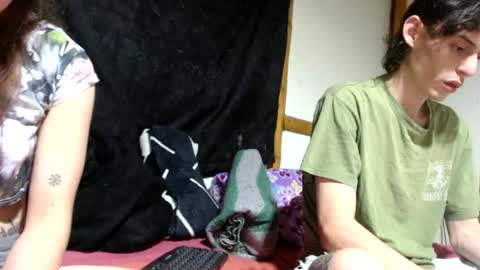 Snapshot of miahells chatting on 04-23-26, 12:56 Mia Sam online show from 04-23-26, 12:56