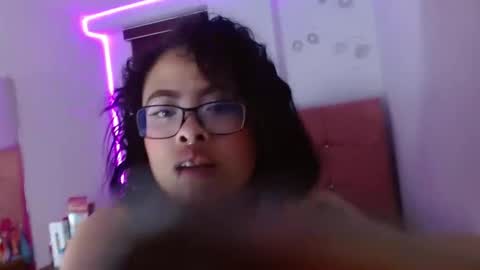 MIA VELEZ online show from 01-06-25, 01:53