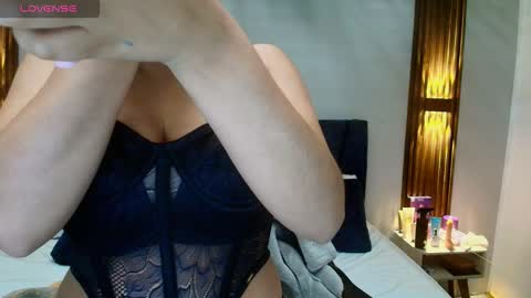 MIA HOTMEZ online show from 10-16-25, 11:55