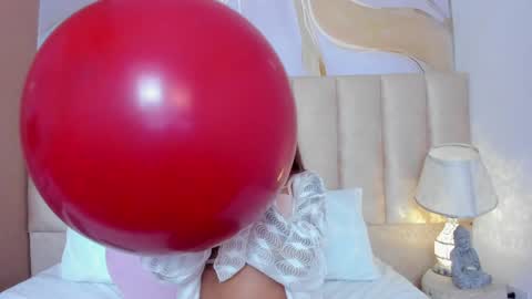 Snapshot of miahtaylor chatting on 12-03-24, 09:45 Miah Taylor online show from 12-03-24, 09:45