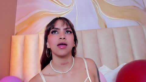 Snapshot of miahtaylor chatting on 12-04-24, 12:52 Miah Taylor online show from 12-04-24, 12:52