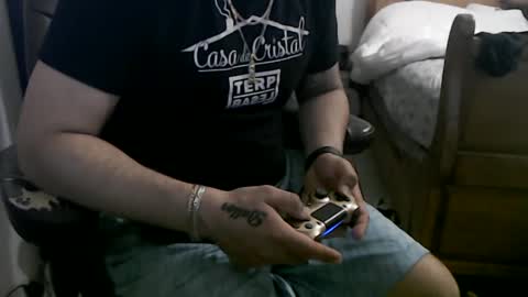 Snapshot of miaking chatting on 02-14-25, 04:37 Mark online show from 02-14-25, 04:37