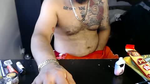 Snapshot of miaking chatting on 10-10-25, 07:24 Mark online show from 10-10-25, 07:24