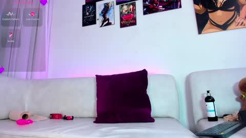 Mia online show from 02-08-25, 07:16