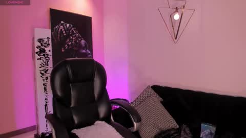 Call me Mia  online show from 10-27-25, 07:29