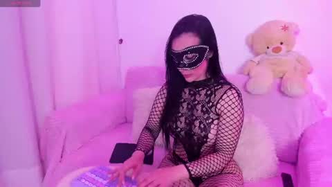 Snapshot of mialover1_ chatting on 06-19-26, 02:16 Mia online show from 06-19-26, 02:16