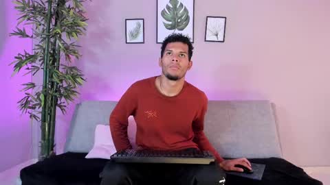 Mia online show from 03-02-25, 06:51