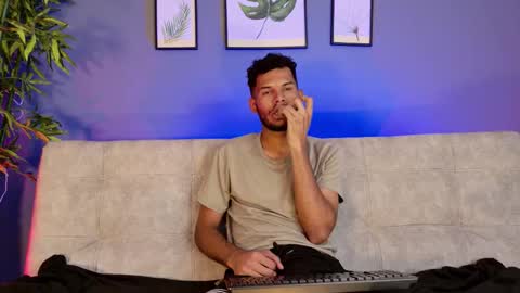 Mia online show from 11-27-25, 07:05