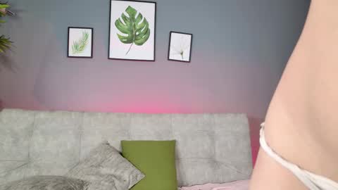 Mia online show from 02-07-26, 04:33