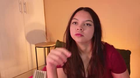 Mia online show from 03-08-26, 02:32