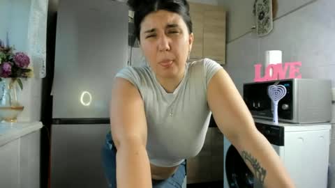 Snapshot of miamarrone chatting on 06-20-26, 05:38 MiaMarrone online show from 06-20-26, 05:38