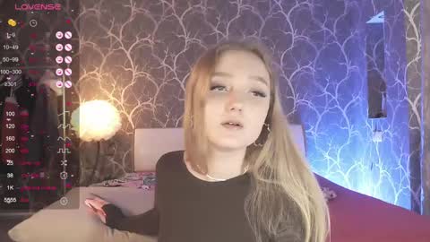 Mia online show from 04-19-26, 01:32