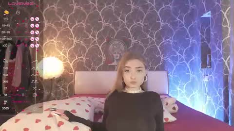 Snapshot of miamiameow chatting on 06-16-26, 01:36 Mia online show from 06-16-26, 01:36