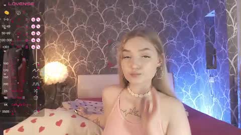 Snapshot of miamiameow chatting on 06-22-26, 12:46 Mia online show from 06-22-26, 12:46