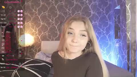 Snapshot of miamiameow chatting on 07-16-26, 01:50 Mia online show from 07-16-26, 01:50