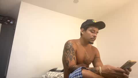 miamiclos1 online show from 10-05-25, 04:44