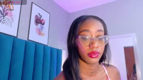 Snapshot of miamidnight1 chatting on 06-11-26, 12:36 Mia online show from 06-11-26, 12:36