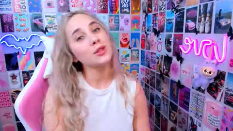 Snapshot of miamilas chatting on 12-16-25, 02:11 miamilas online show from 12-16-25, 02:11